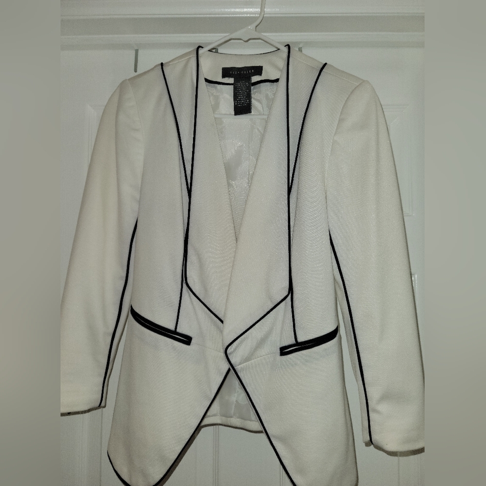 Suzy Shier White and Black Blazer with Waterfall Lapel